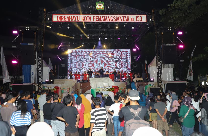 Pesta Rakyat dalam Rangka memeriahkan Hari Jadi ke-153 Kota Pematangsiantar digelar di Lapangan Adam Malik