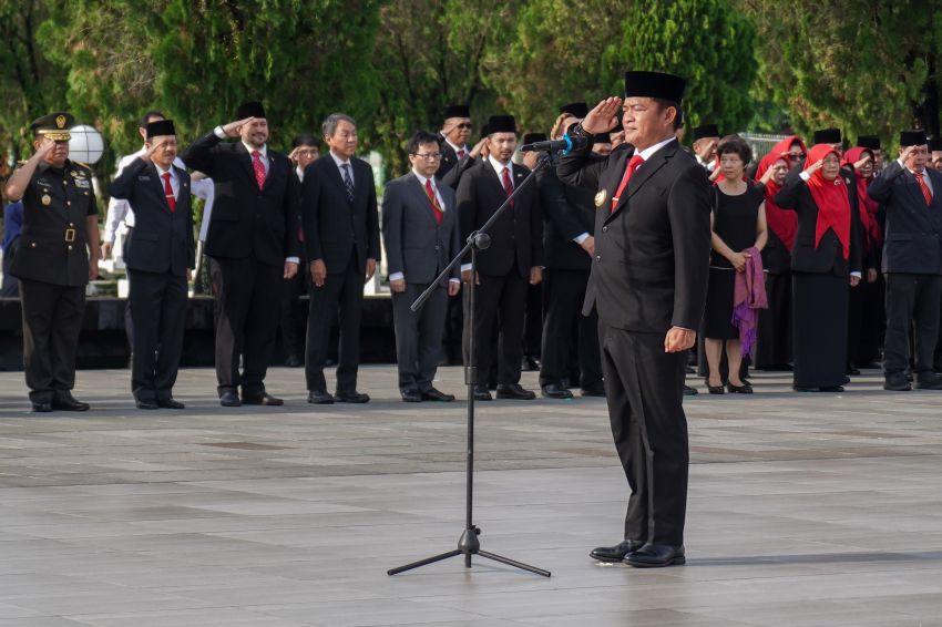 Ziarah ke Makam Pemimpin Terdahulu, Pj Gubernur Hassanudin Berharap HUT ke-76 Bawa Sumut Lebih Hebat