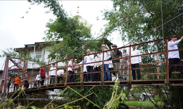 Bupati Epyardi Asda Datangi Langsung Lokasi Banjir Talang Babungo